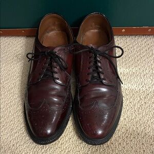 Men's Classic Leather Oxford Shoes - Burgundy